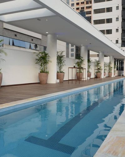 Piscina com raia de 25mts