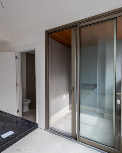 Unidades NR com portas e bancadas - Foto tirada em Dez - 2024